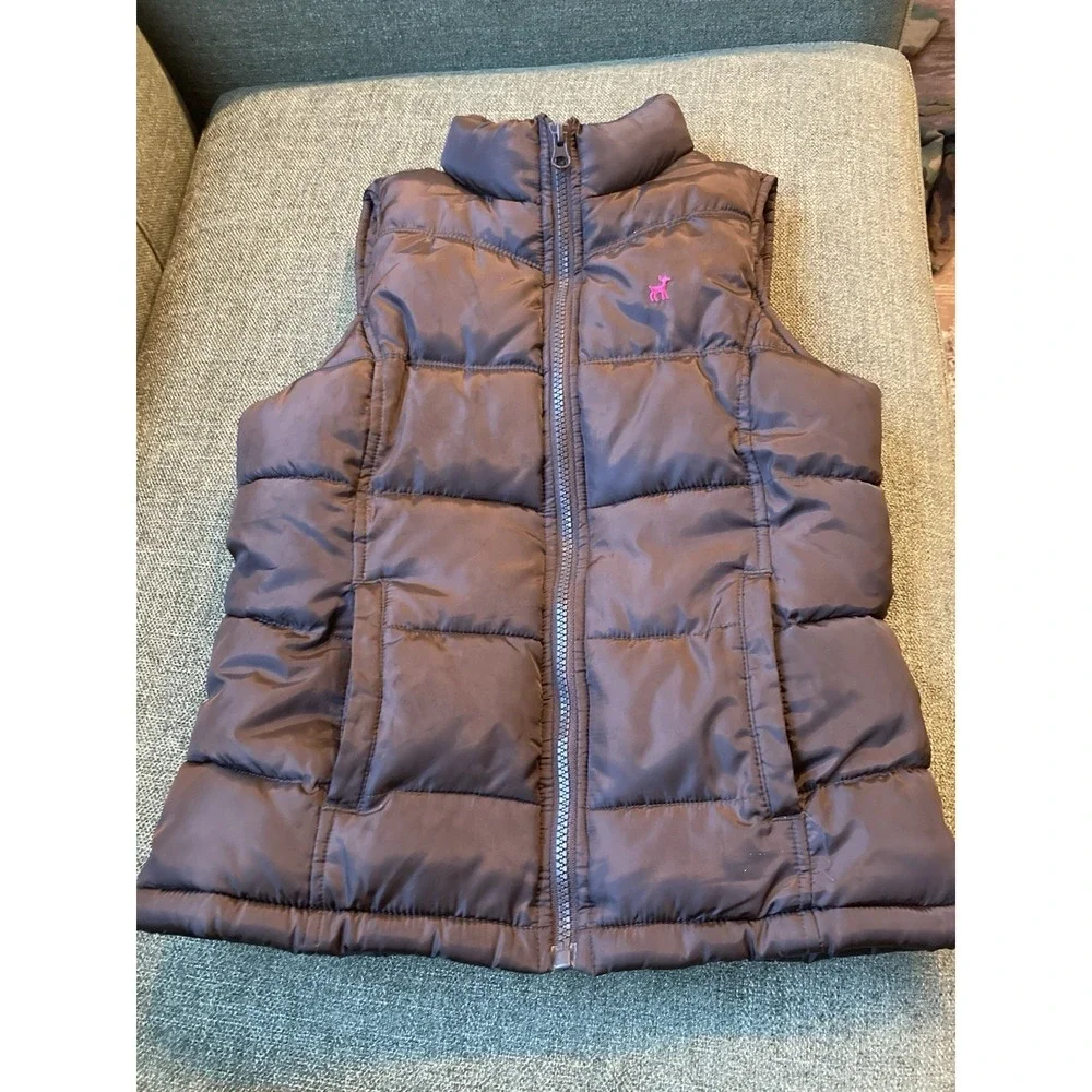 👉 Old Navy Girls Puffer Vest – Size Large (likely fits‎ 10–12 years old)